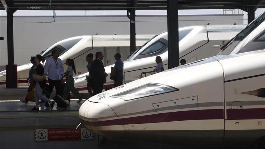 Renfe refuerza el 1 de noviembre con dos trenes adicionales el AVE de Córdoba a Barcelona