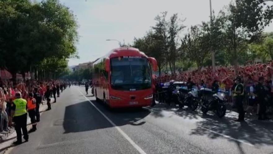 Real Mallorca-Rayo Vallecano: los aficionados reciben al Mallorca en Son Moix