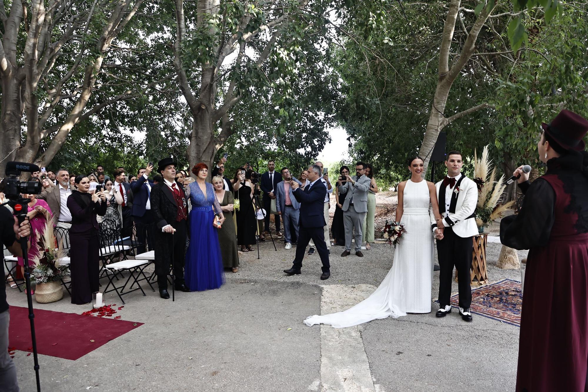 Boda de Nuria Llopis: la llegada de los novios y la ceremonia