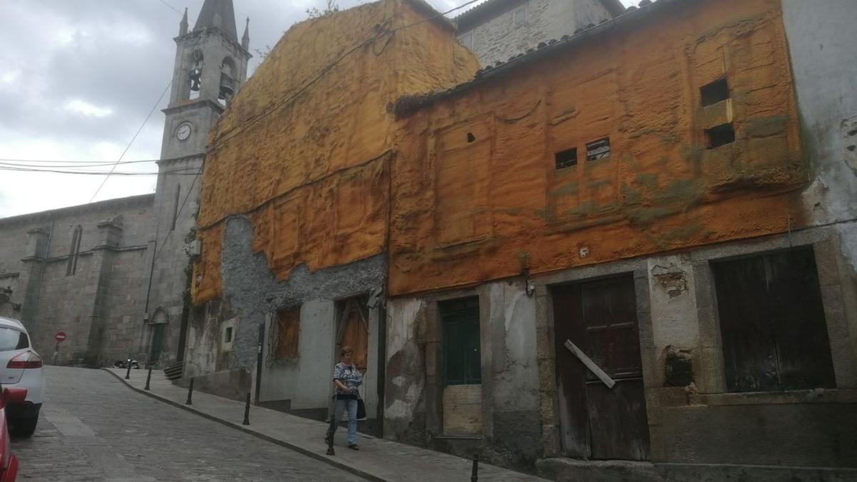 Edificación con expediente abierto en pleno centro del casco histórico de Betanzos. |   // LA OPINIÓN