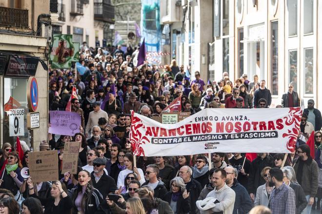Fotogalería | El 8-M 2026 inunda las calles de Cáceres