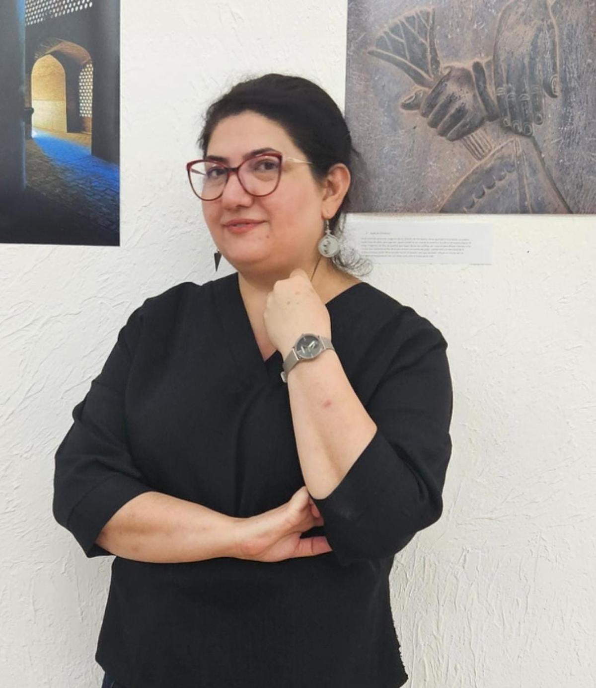 Mahgan Farhang.