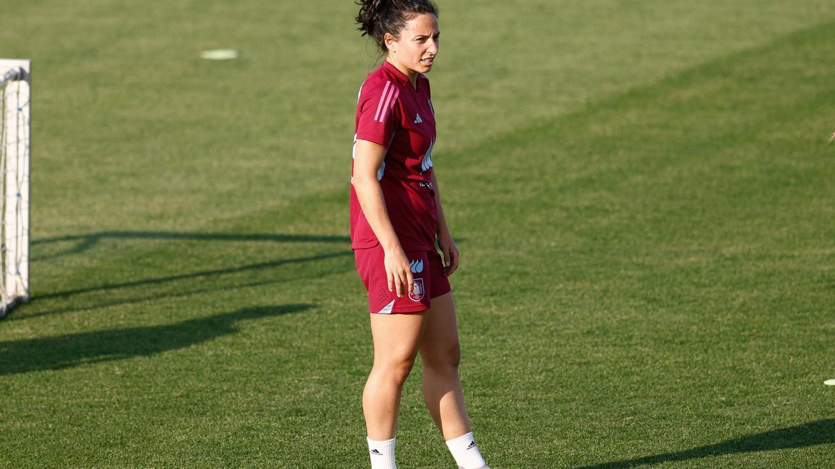 Ivana Andrés, durante un entrenamiento con la selección española.