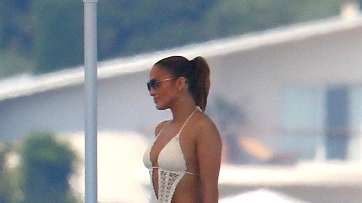 Jennifer Lopez comparte el que puede ser su último posado del verano en bikini