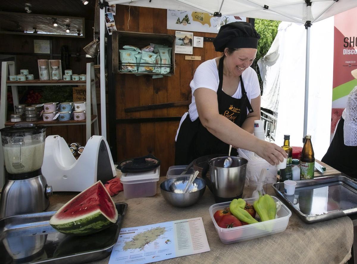 Marga Orell, a l’estiu, a un ‘show cooking’ a Las Dalias. | Vicent Marí