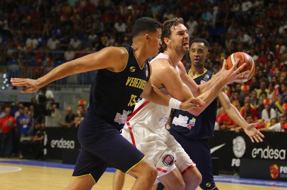 La selección vence a Venezuela en su último amistoso en España a nueve días del Eurobásket, con Pau y Marc campando a sus anchas y liderando al equipo de Scariolo en Málaga: 90-62