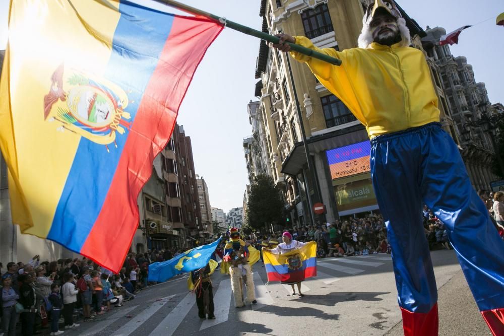 Oviedo celebra el desfile del Día de América en Asturias