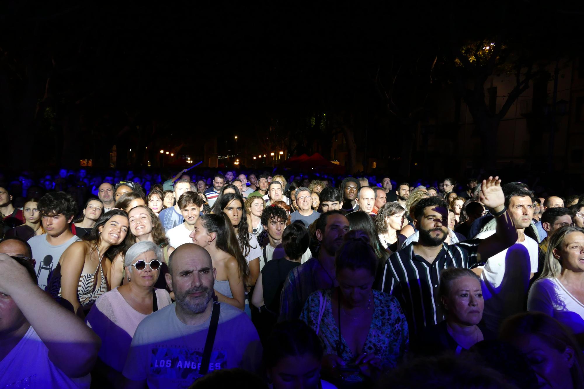 Llum, foc, confeti i molta música a la tercera nit d'Acústica