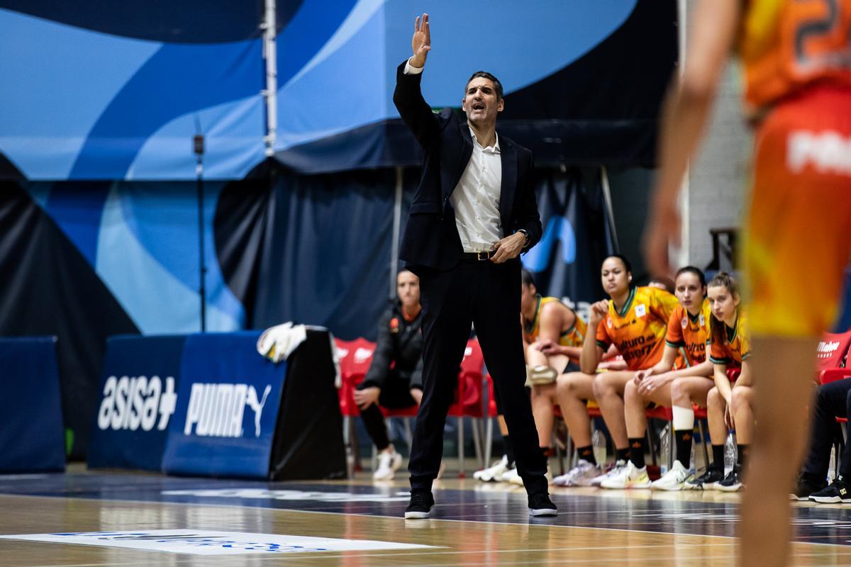 Rubén Burgos, en un partido del Valencia Basket.