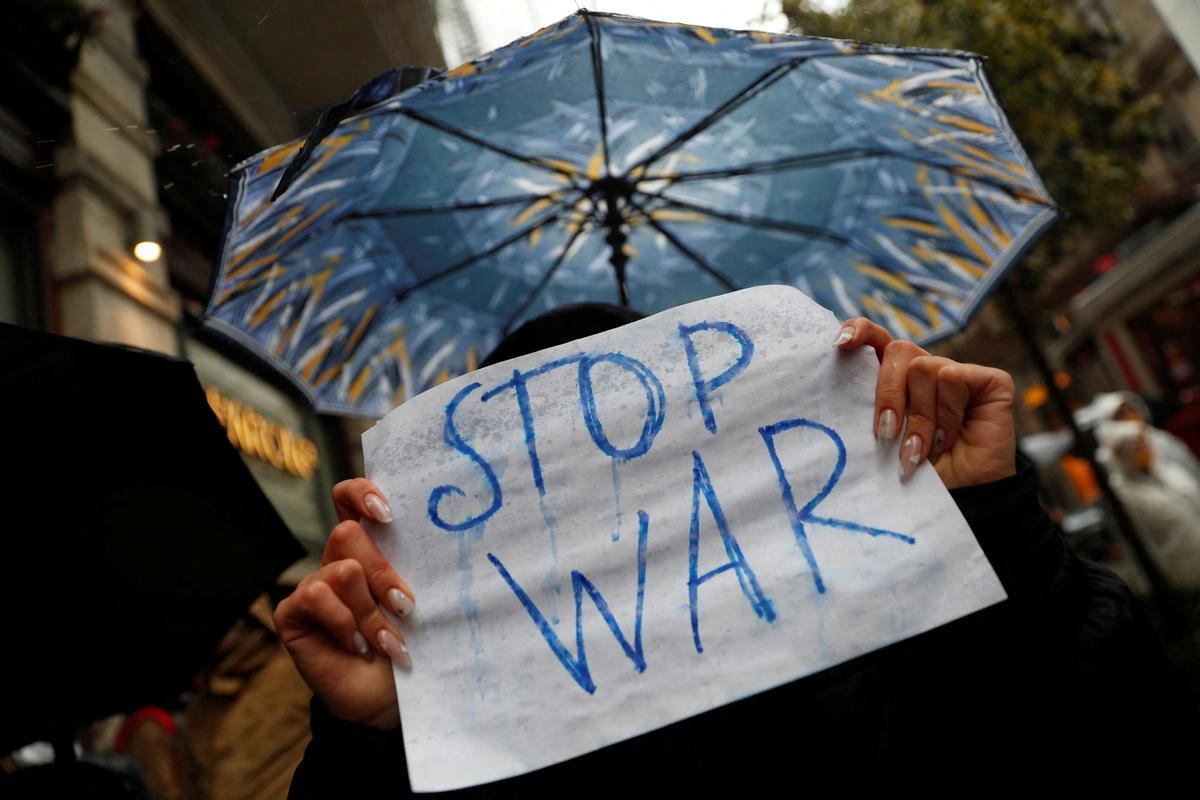 Protest in support of Ukraine, in Istanbul