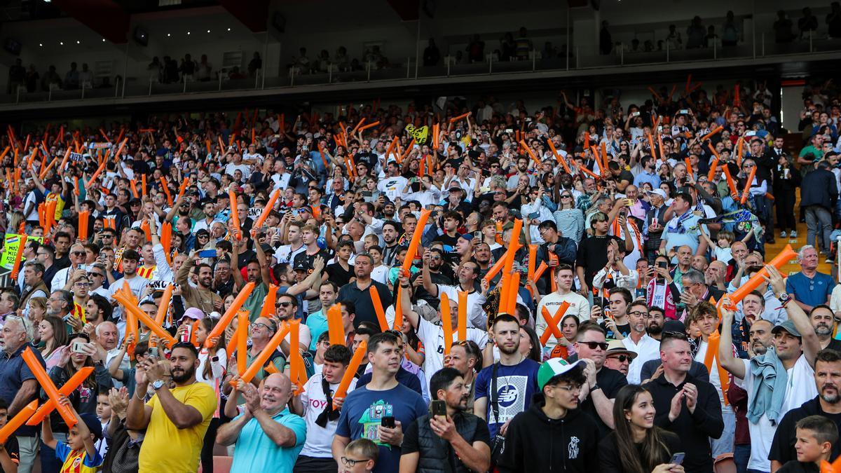 Las gradas de Mestalla, durante el duelo ante el Madrid