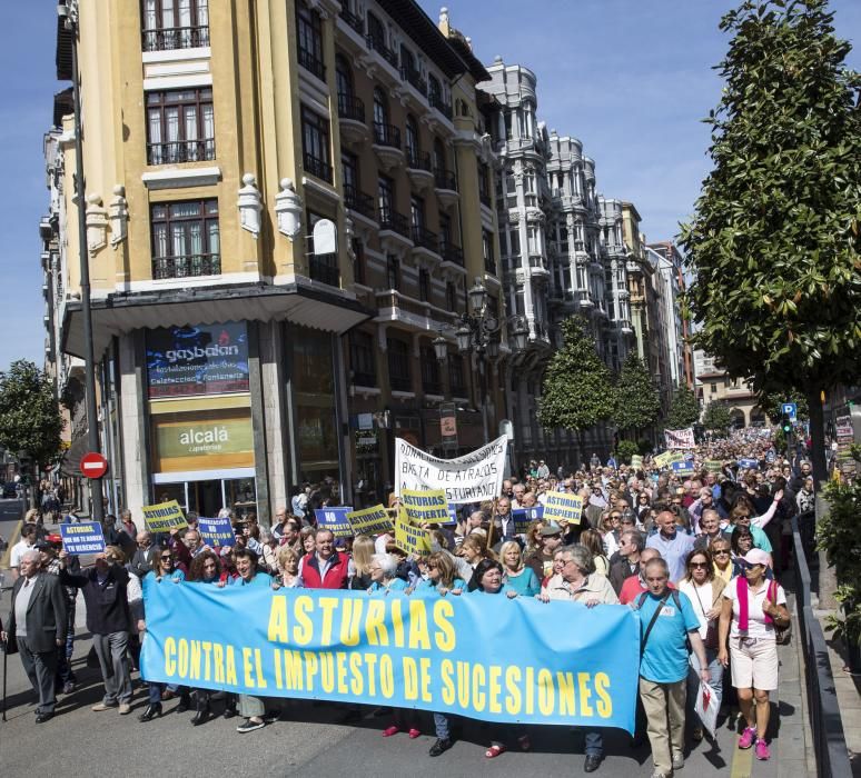 Miles de personas piden la eliminación del impuesto de sucesiones en Asturias