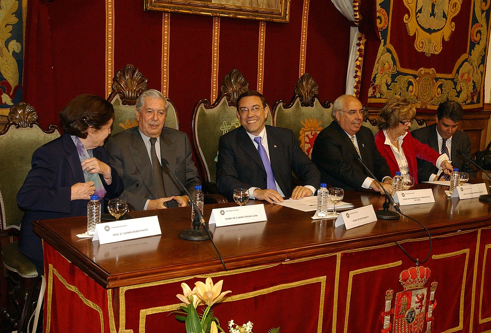 EN IMÁGENES: La relación de Mario Vargas Llosa con Asturias