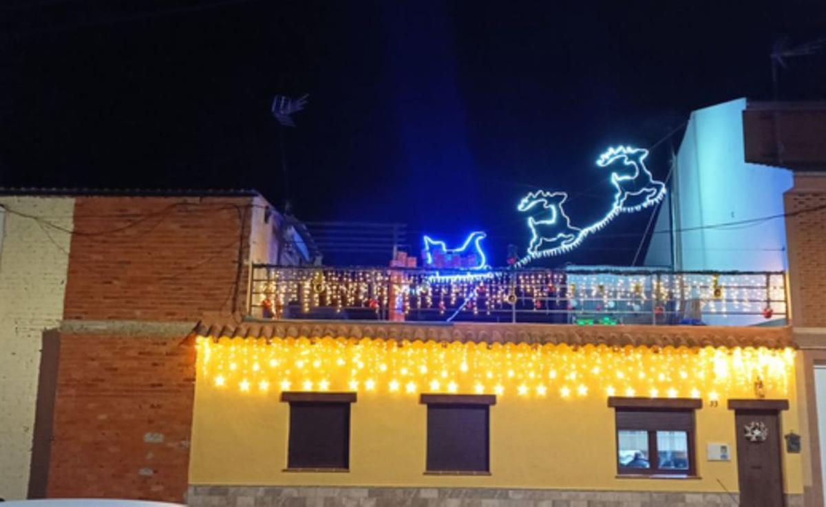 Las luces de Navidad engalanan la comarca