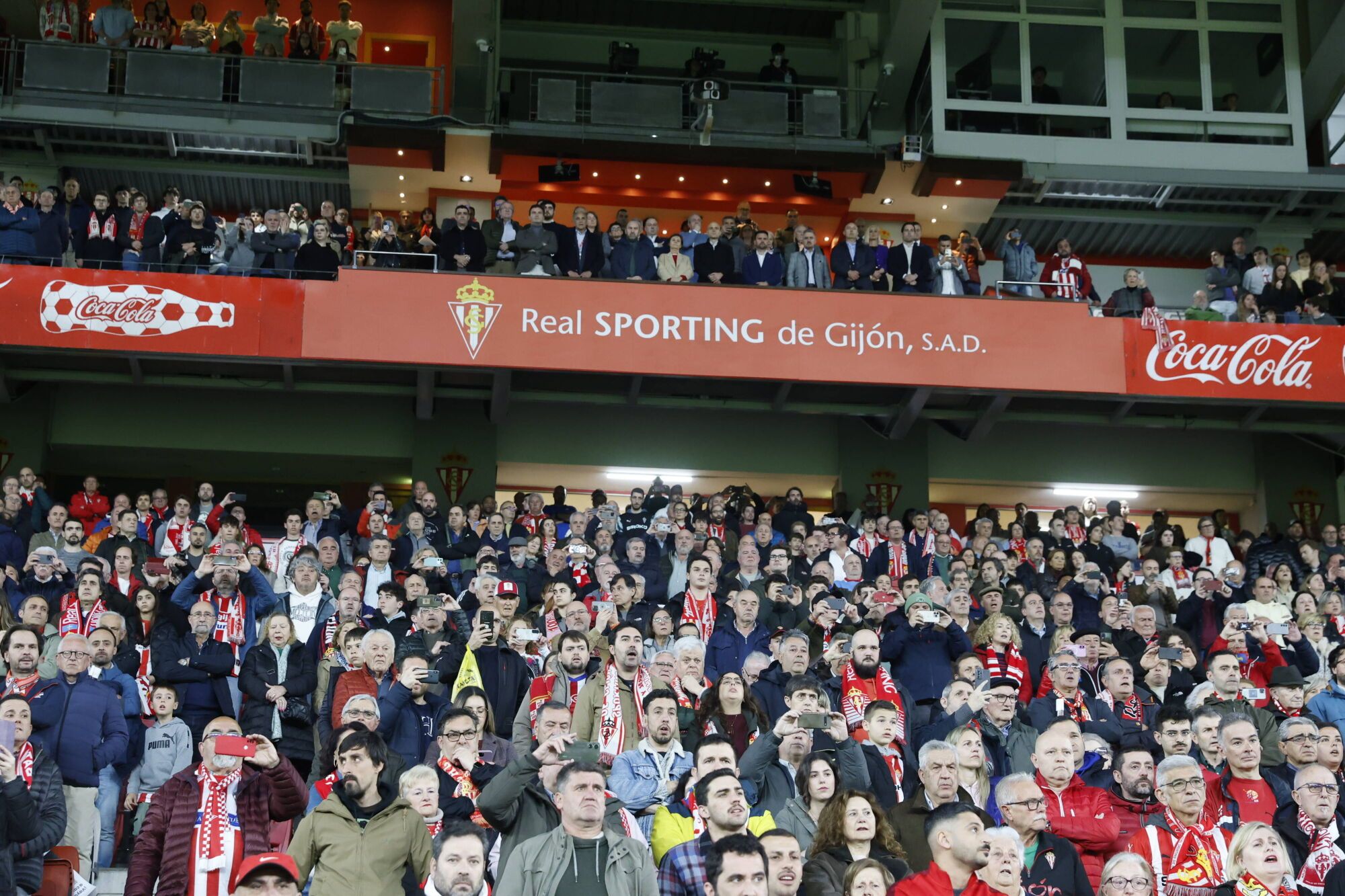 EN IMÁGENES: El Sporting - Tenerife disputado en El Molinón