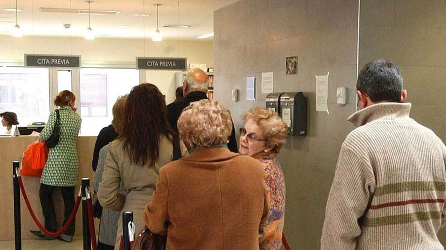 Los usuarios hacen cola en La Lila, en una fotografía de archivo.