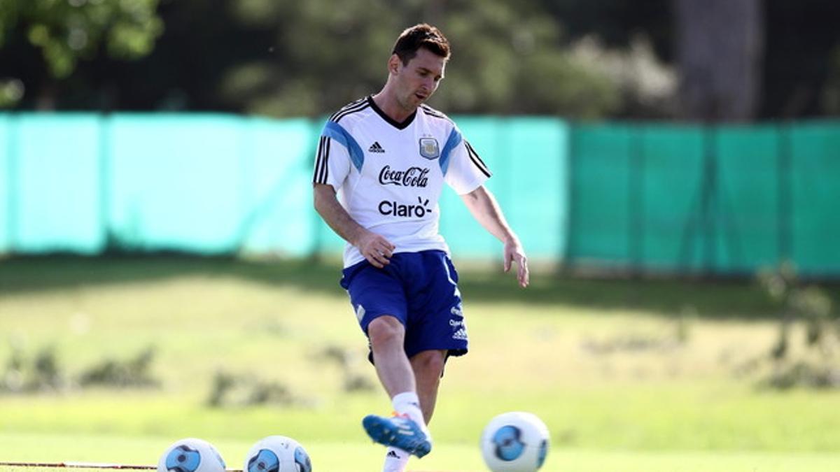 Entrenamiento de Messi en Argentina, donde se recupera de su lesión