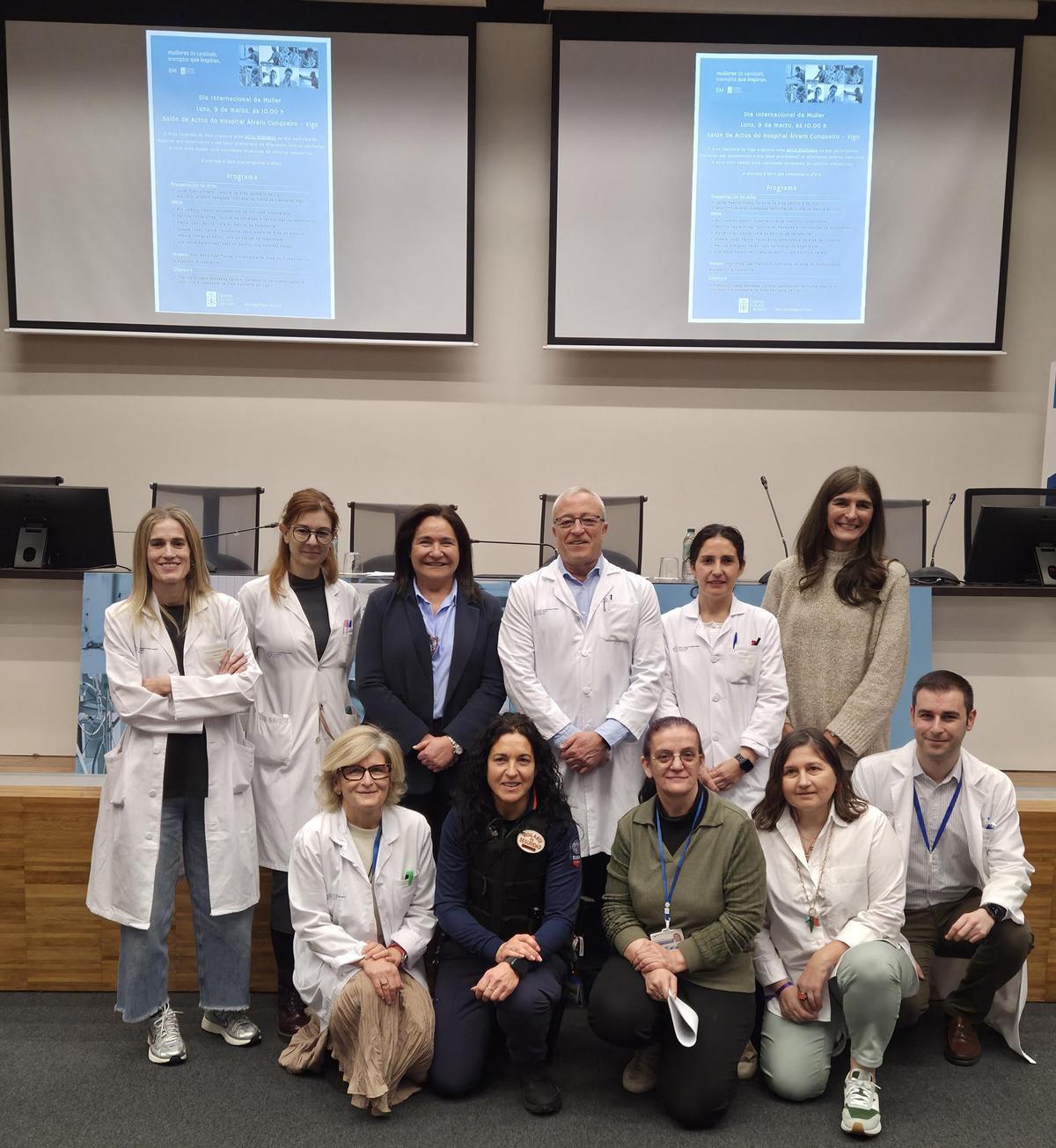 Asistentes a la jornada con Javier Puente y Ana Ortiz.
