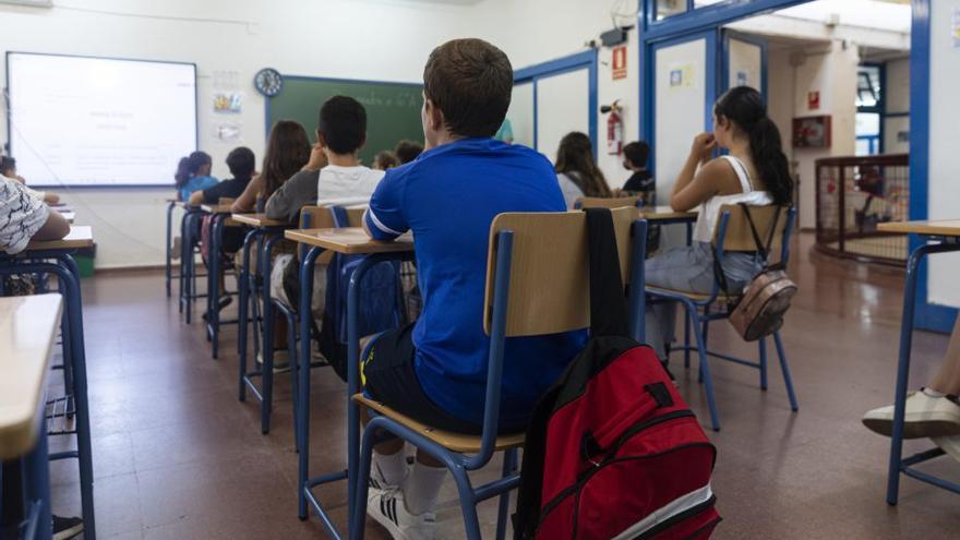 Andalucía busca repescar 2.500 maestros jubilados para ayudar en colegios e institutos