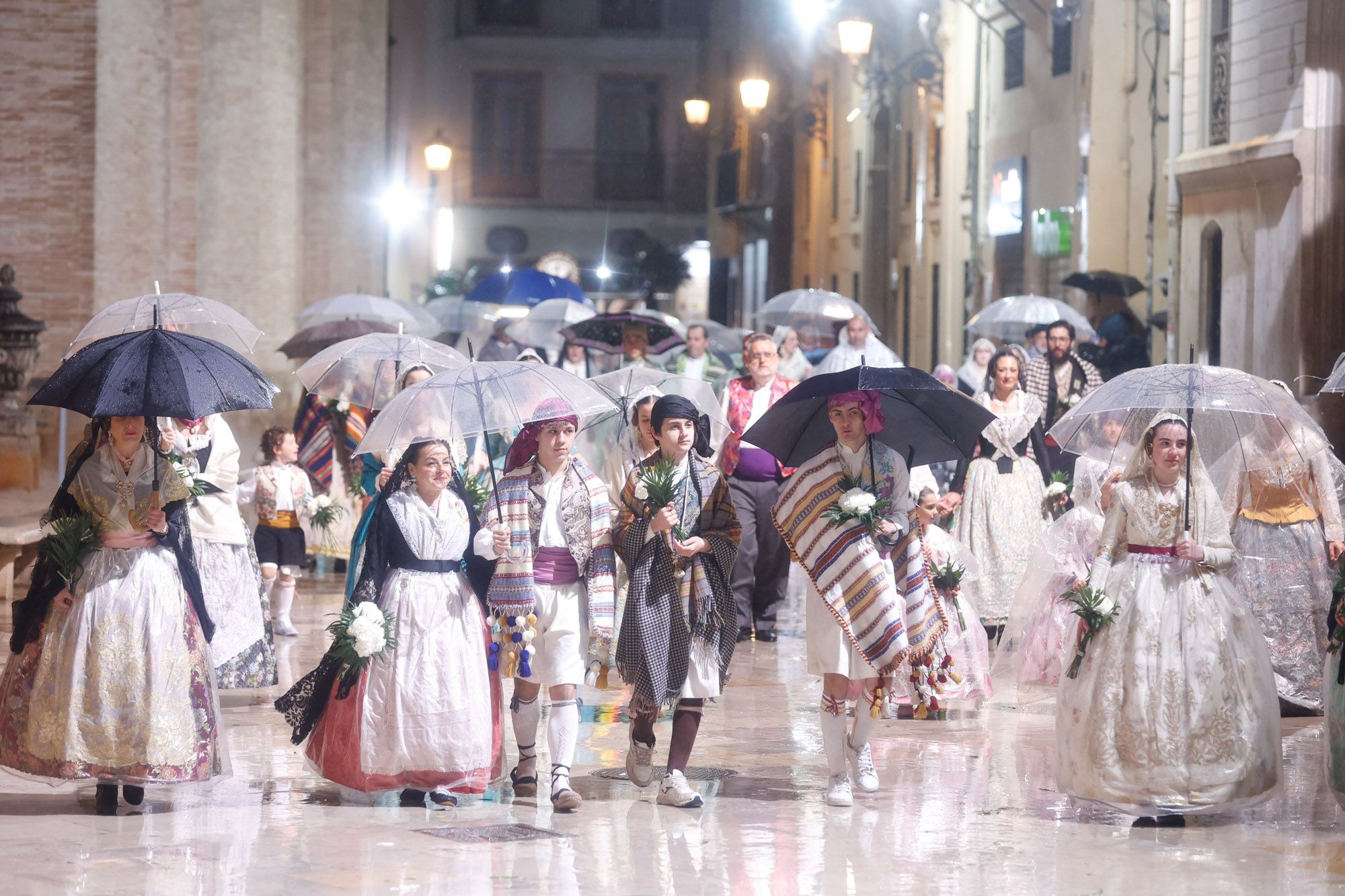 Todas las fotos de la Ofrenda del 18 de marzo por la calle San Vicente entre las 22:00 y las 23:00 horas