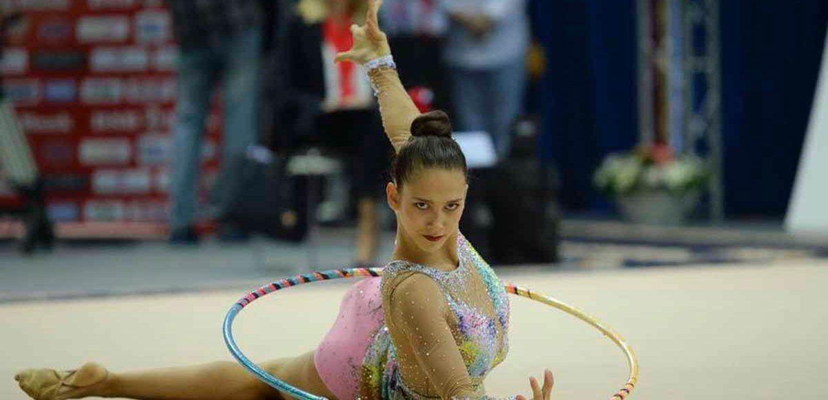 Polina Berezina brilló en el ejercicio de aro