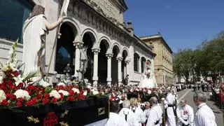 Gijón culmina la Semana Santa con un multitudinario Encuentro de Resurrección: "Es emocionante"