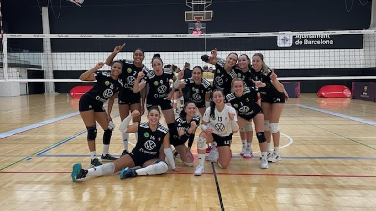 Las jugadoras del Heidelberg Volkswagen celebran su triunfo en Barcelona.