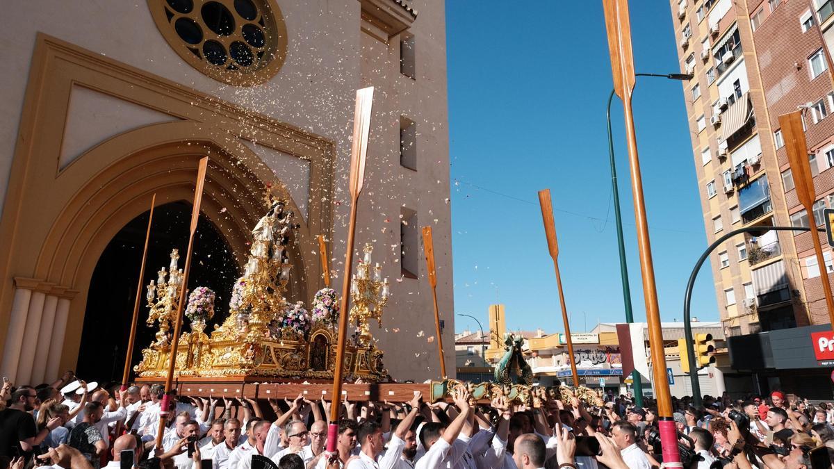 Procesión y embarque de la Virgen del Carmen de Huelin