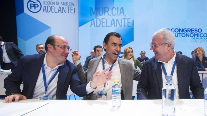 Sánchez, Maíllo y Valcárcel, durante el 16 Congreso del partido en Murcia, donde Pedro Antonio Sánchez salió elegido como nuevo presidente del partido