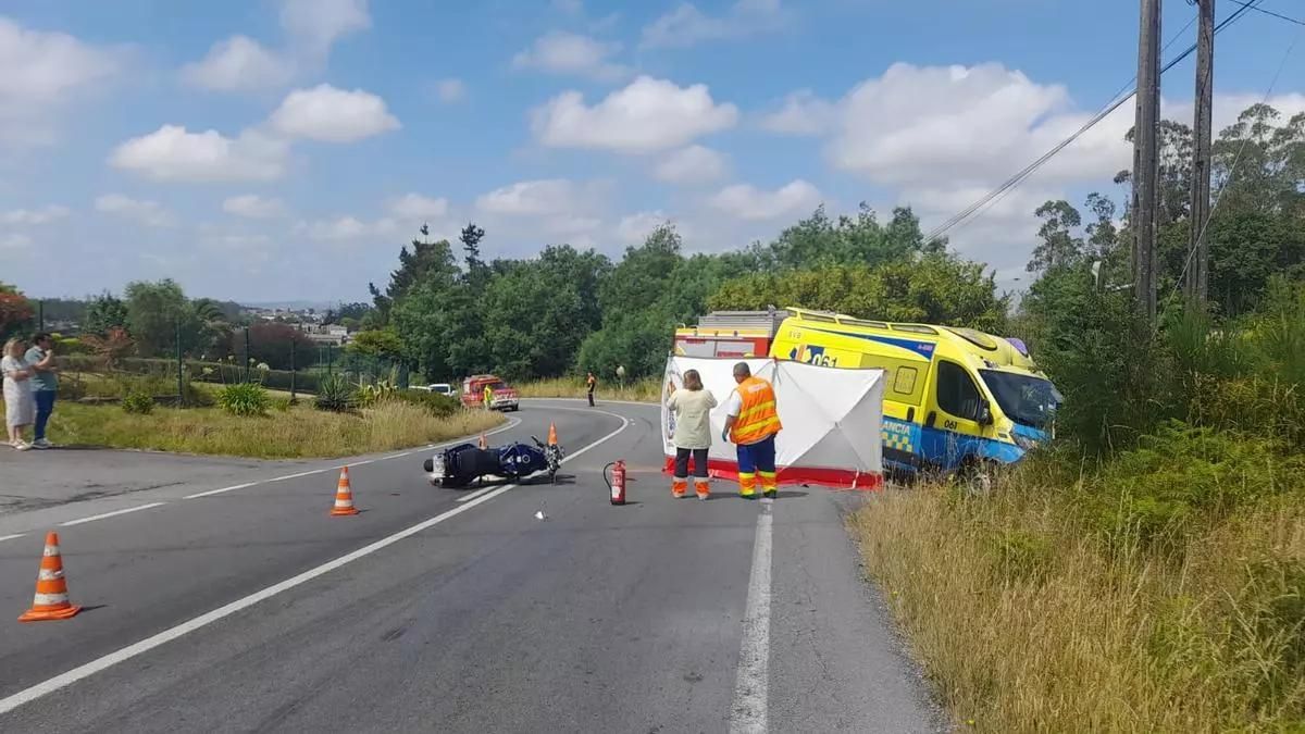La motocicleta, en el suelo tras el siniestro mortal.