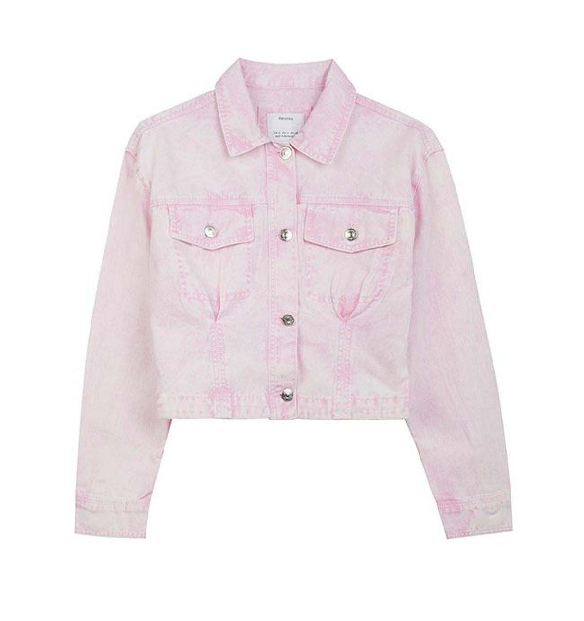 Cazadora rosa pastel Tie Dye de Bershka