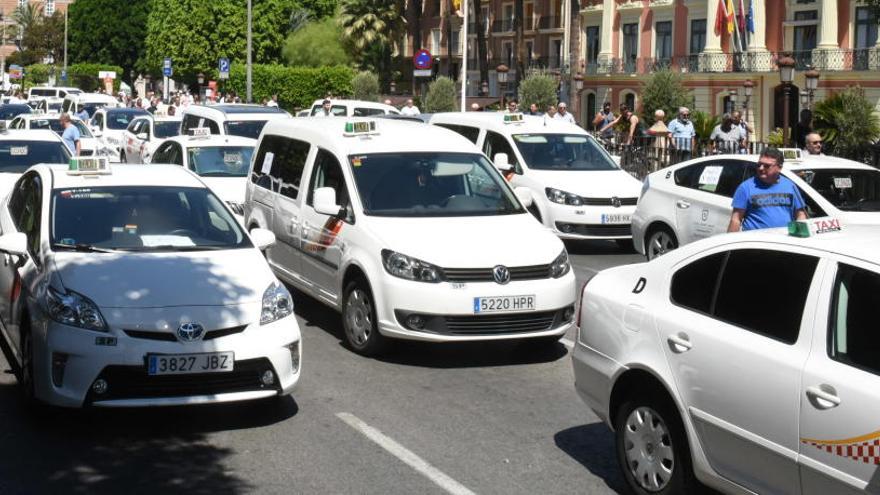 Protesta que protagonizaron los taxistas la pasada semana en Murcia