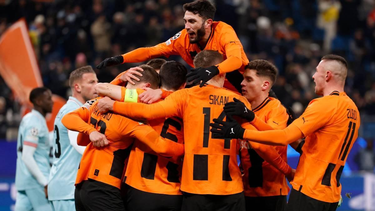 Resumen, goles y highlights del Shakhtar 1 - 0 Amberes de la Jornada 5 de la Fase de Grupos de la Champions League