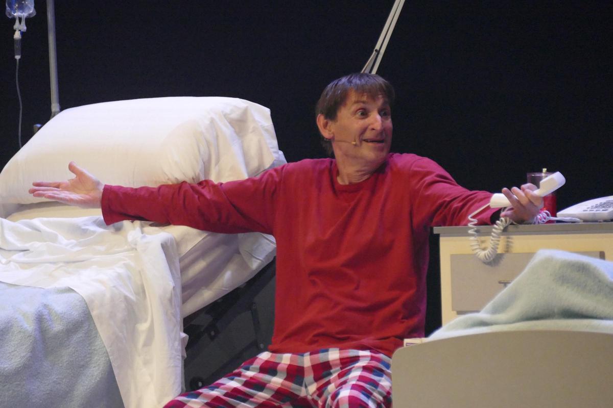EN IMATGES | Albert Pla i Peyu omplen de rialles el Teatre Municipal El Jardí de Figueres amb 'Hamlet'