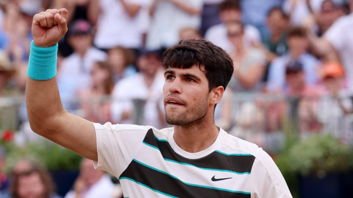 El español Carlos Alcaraz en la final de Queen's ante el checo Jiri Lehecka