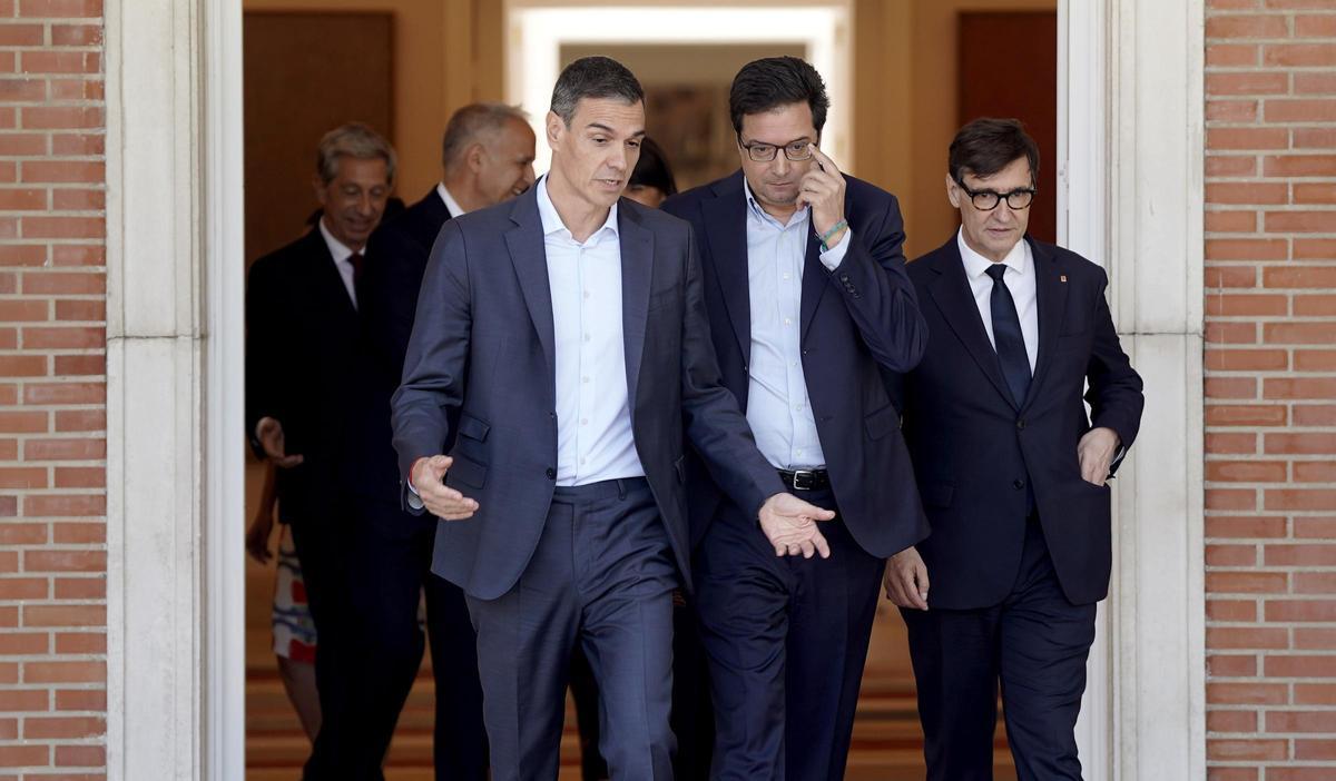 El presidente del Gobierno, con representantes del consorcio que impulsa la gigafactoría de inteligencia artificial española, entre los que se encontraba Salvador Illa