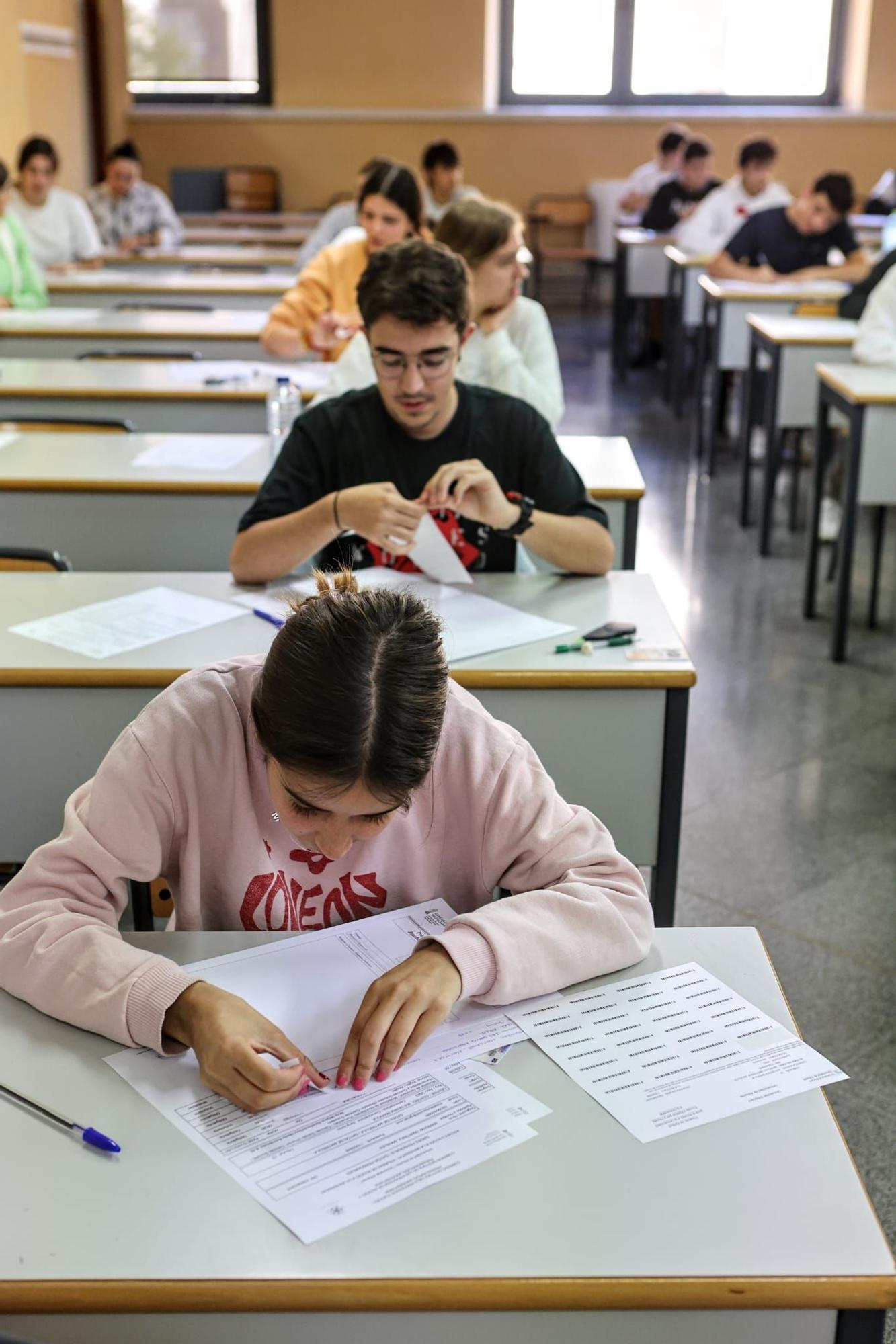 Exámenes acceso a la universidad en el Edificio de la UPV del Campus de Alcoy