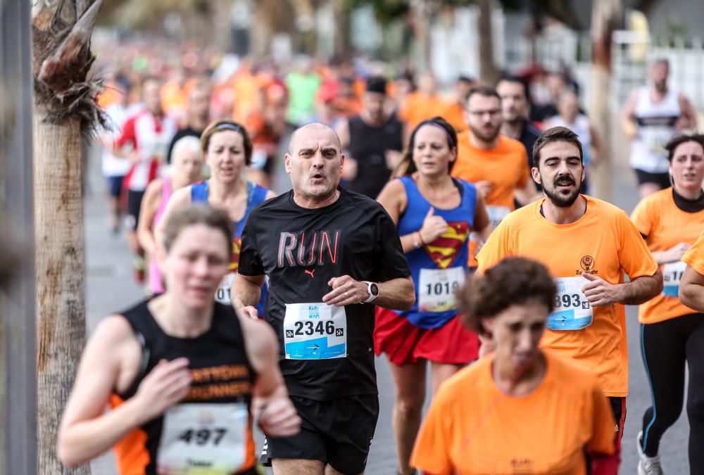 Los veteranos atletas triunfan en la prueba de Benidorm que reunió a más de 2.500 deportistas.