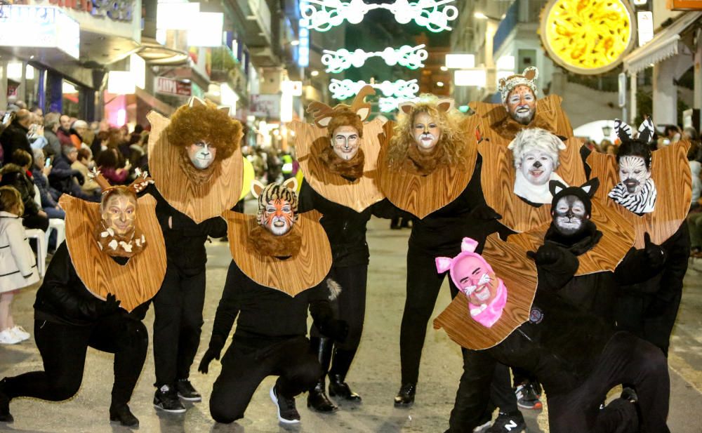 El Carnaval llena Benidorm de disfraces