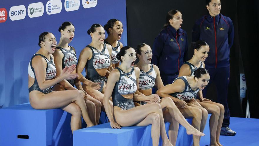 L'equip estatal celebrant la qualificació que els va donar el jurat