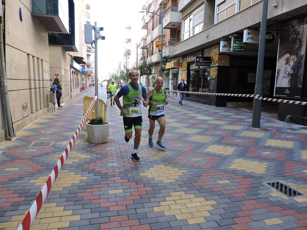 Estos todas las imágenes de la Media Maratón de Águilas