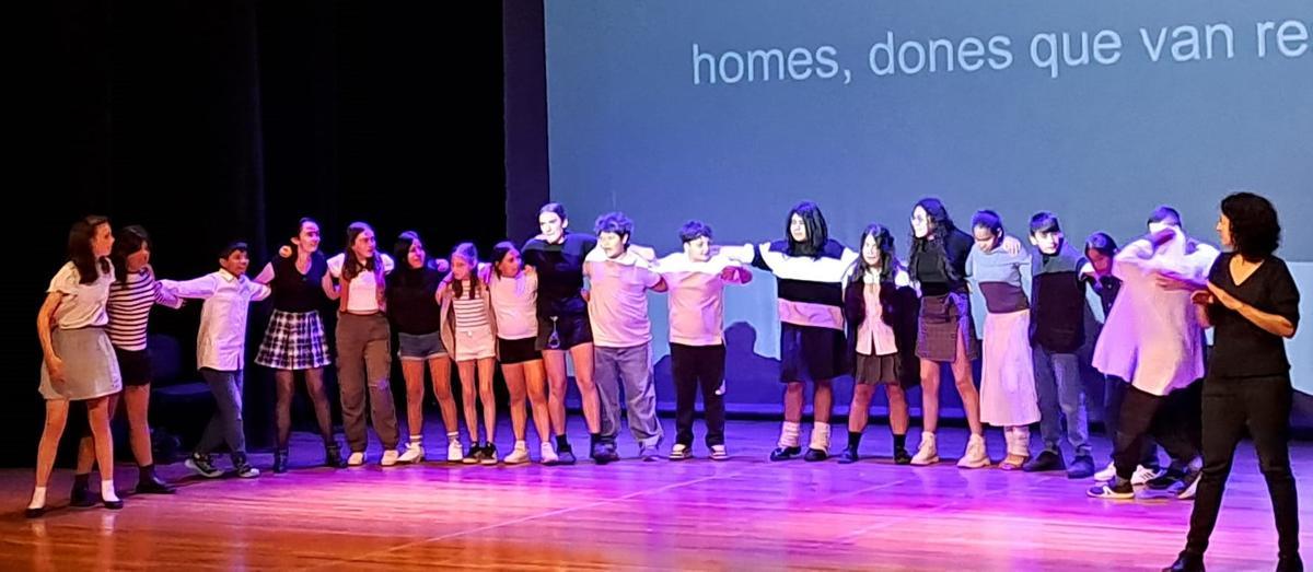 Obra de teatro del colegio Ausiàs March de Sagunt.