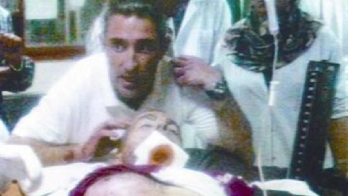 Fotograma de un reportaje grabado momentos después de que Couso fuera alcanzado por las balas.