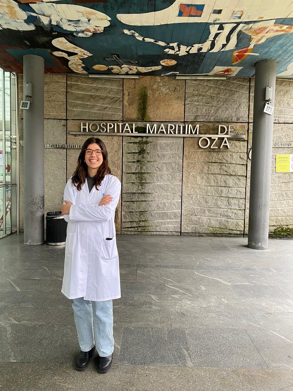 La doctora Sara Buyo Lagares, en el Hospital de Oza (Chuac).