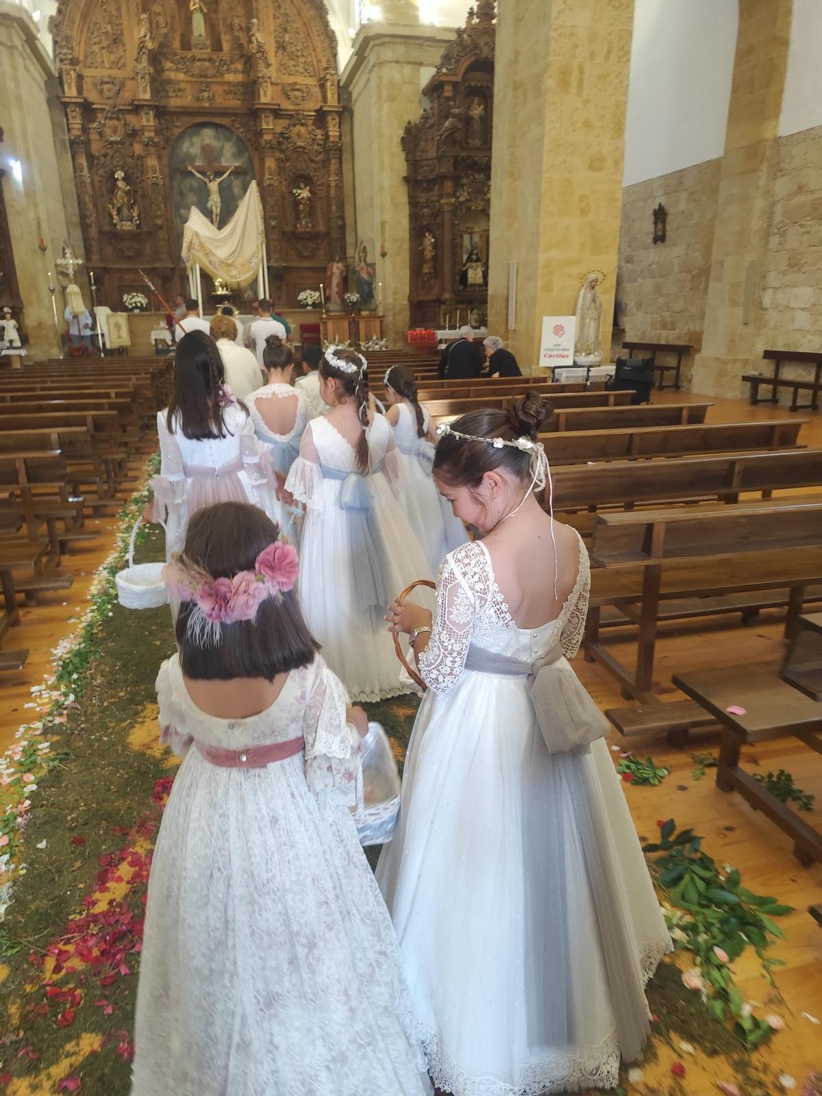 GALERÍA | El Corpus Christi impregna de devoción los pueblos de Zamora