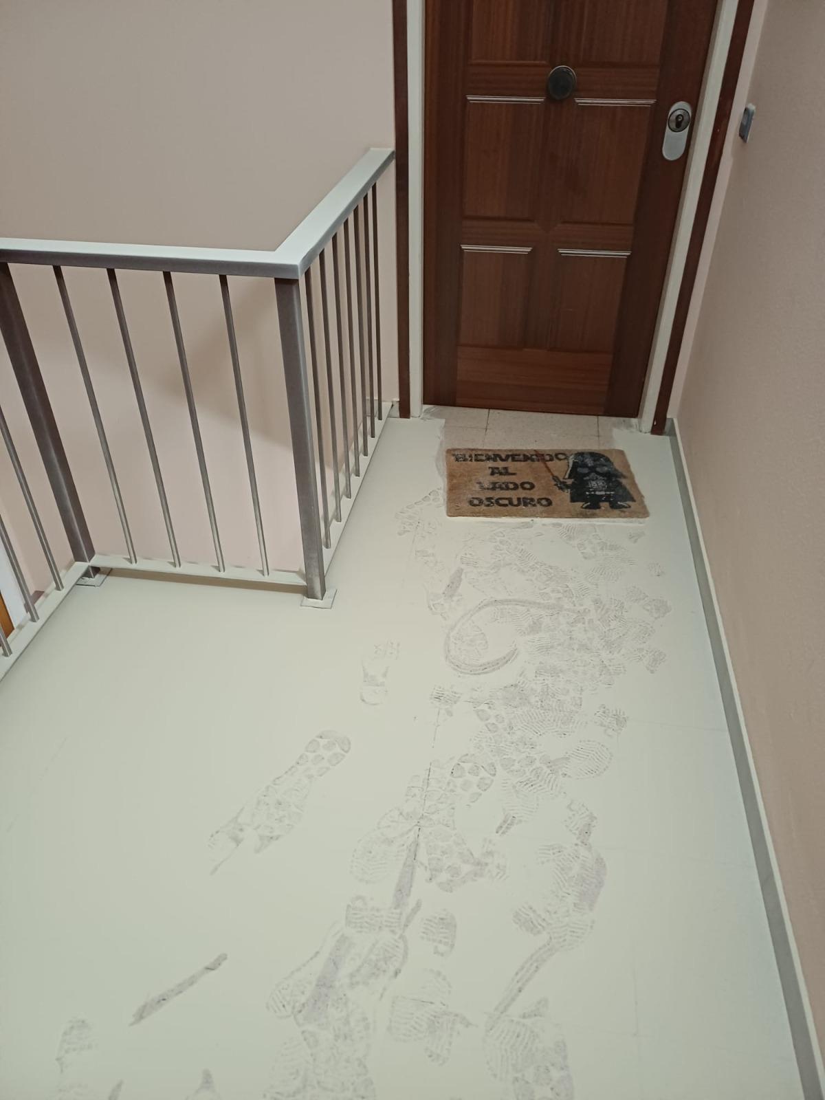 Les fotos de les destrosses després d'una discussió pel volum a Girona Les fotos de les destrosses després d'una discussió pel volum a Girona