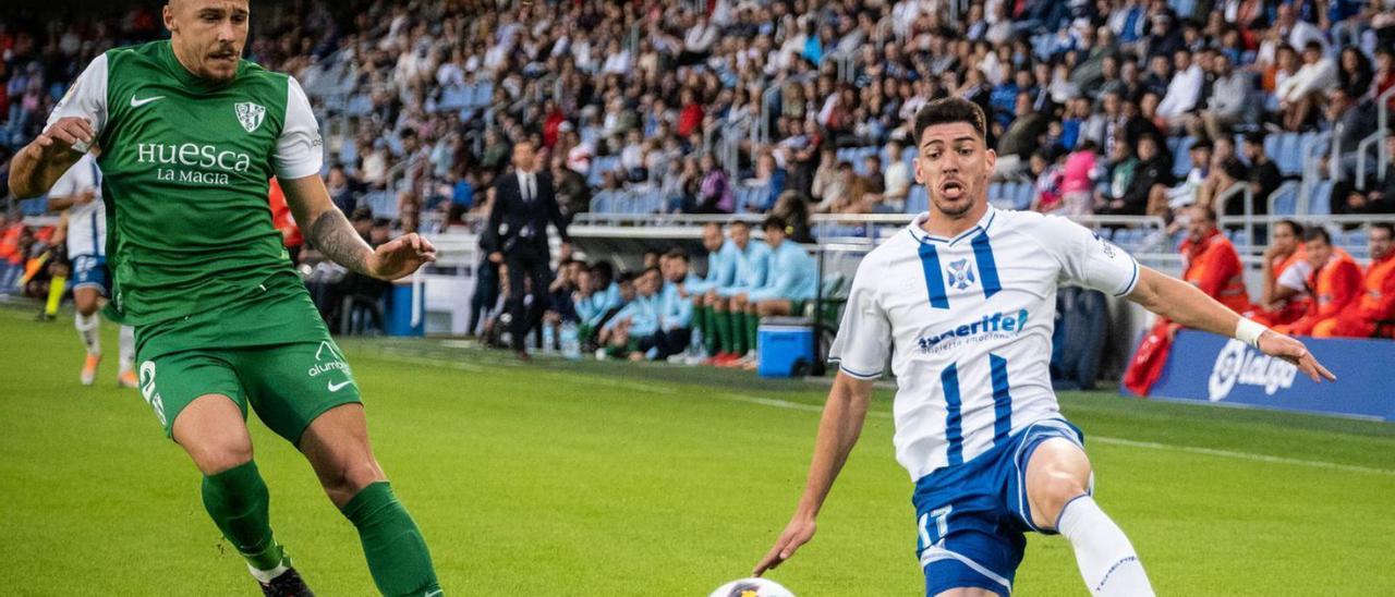 Waldo Rubio, goleador ayer, durante el partido ante el Huesca. | | ANDRÉS GUTIÉRREZ