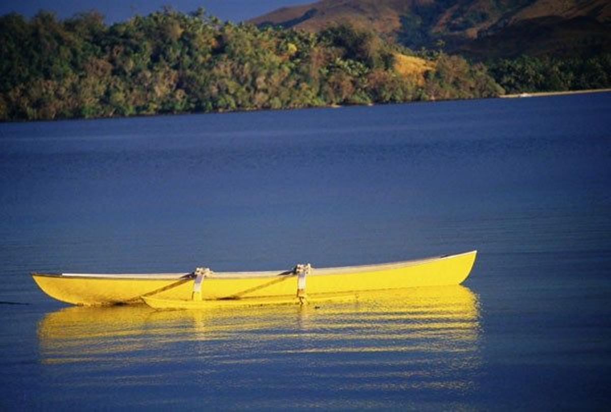 Canoa en Isla Tortuga, Fiji.