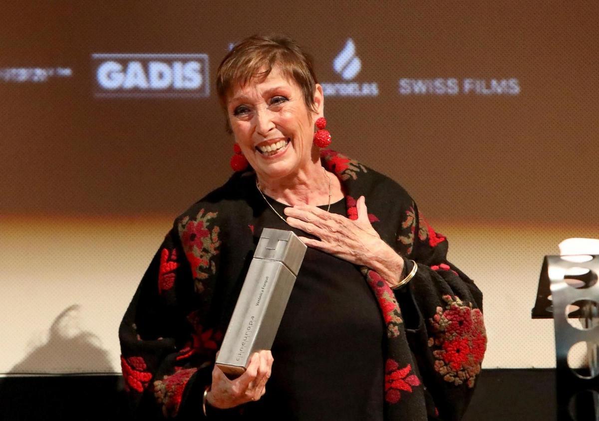 GRAF4163. SANTIAGO DE COMPOSTELA, 16/11/2021.- La actriz Verónica Forqué recibe este martes el premio Cineuropa, un evento cinematográfico que acoge la capital gallega. EFE/ Xoán Rey. GRAF4163. SANTIAGO DE COMPOSTELA, 16/11/2021.- La actriz Verónica Forqué recibe este martes el premio Cineuropa, un evento cinematográfico que acoge la capital gallega. EFE/ Xoán Rey.