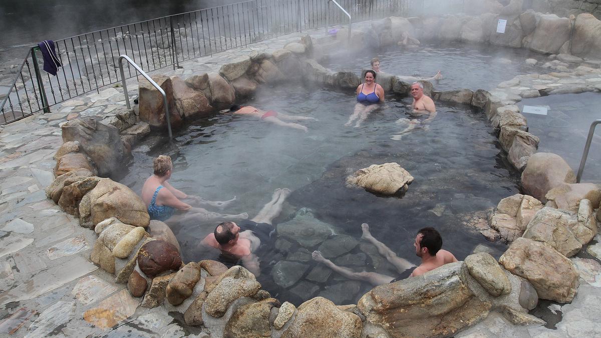 Foto de archivo de bañistas en las termas libres de A Chavasqueira / Iñaki Osorio